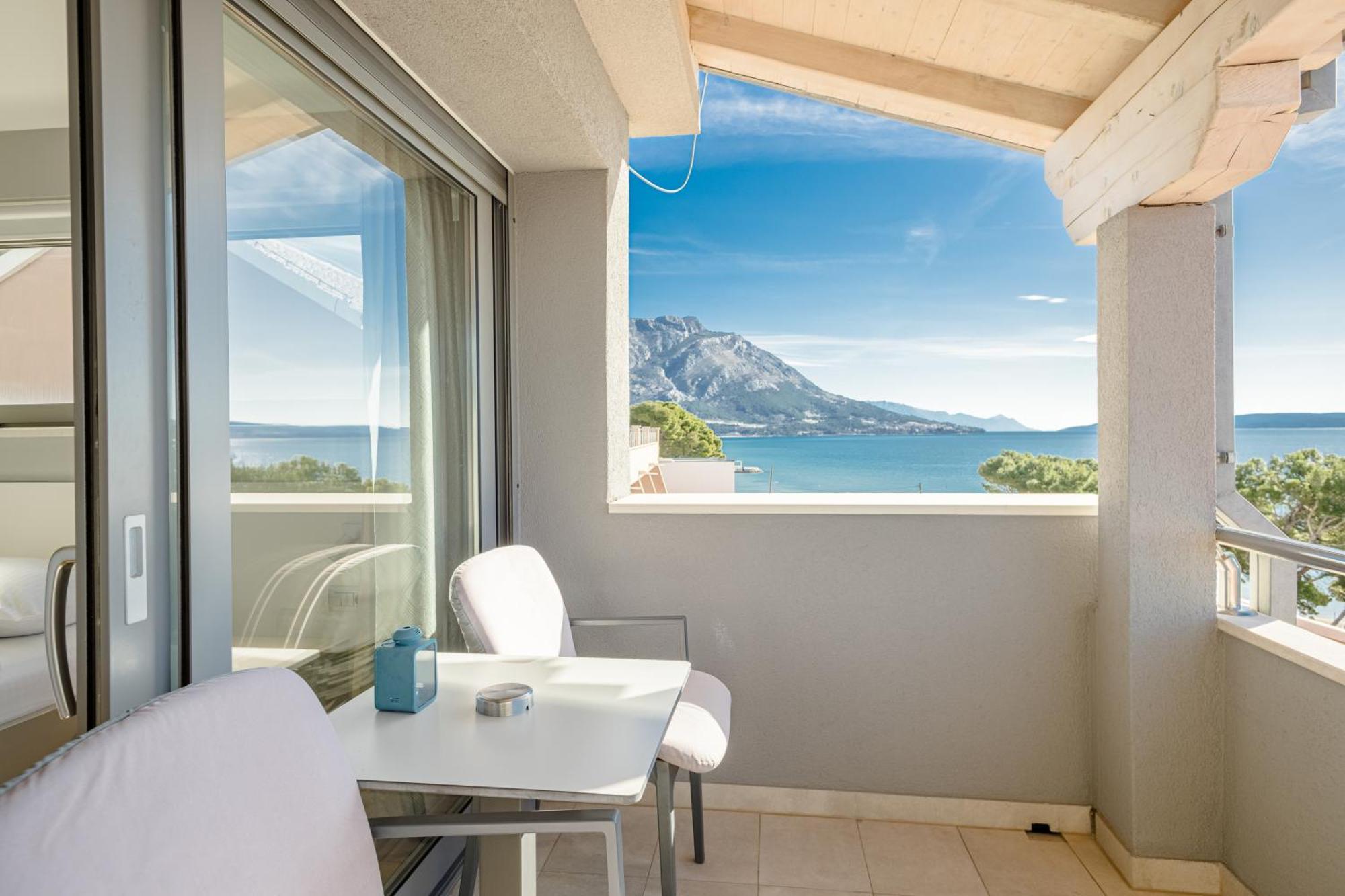 Rogac Rooms & Restaurant Omis Exterior photo