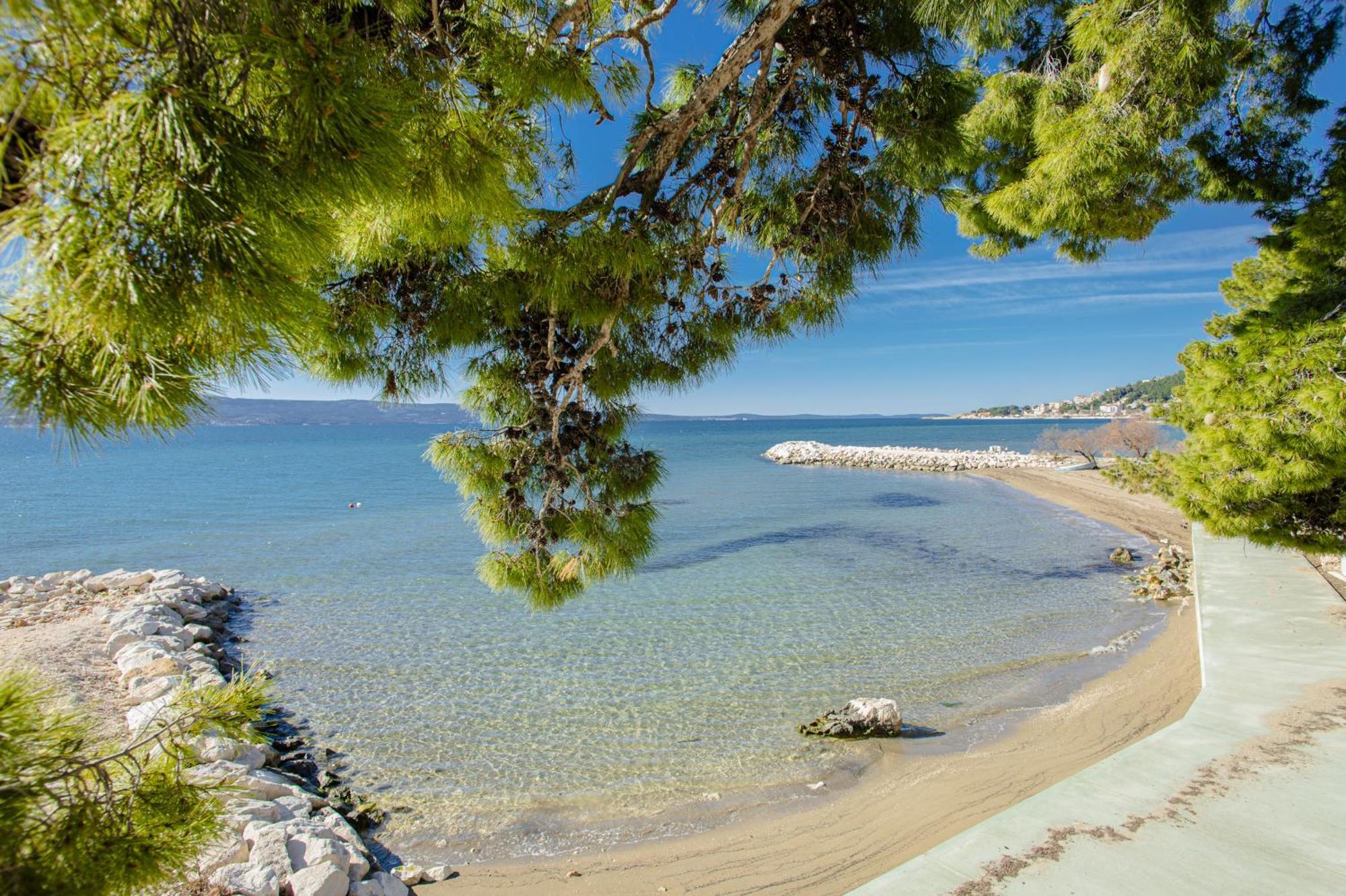 Rogac Rooms & Restaurant Omis Exterior photo