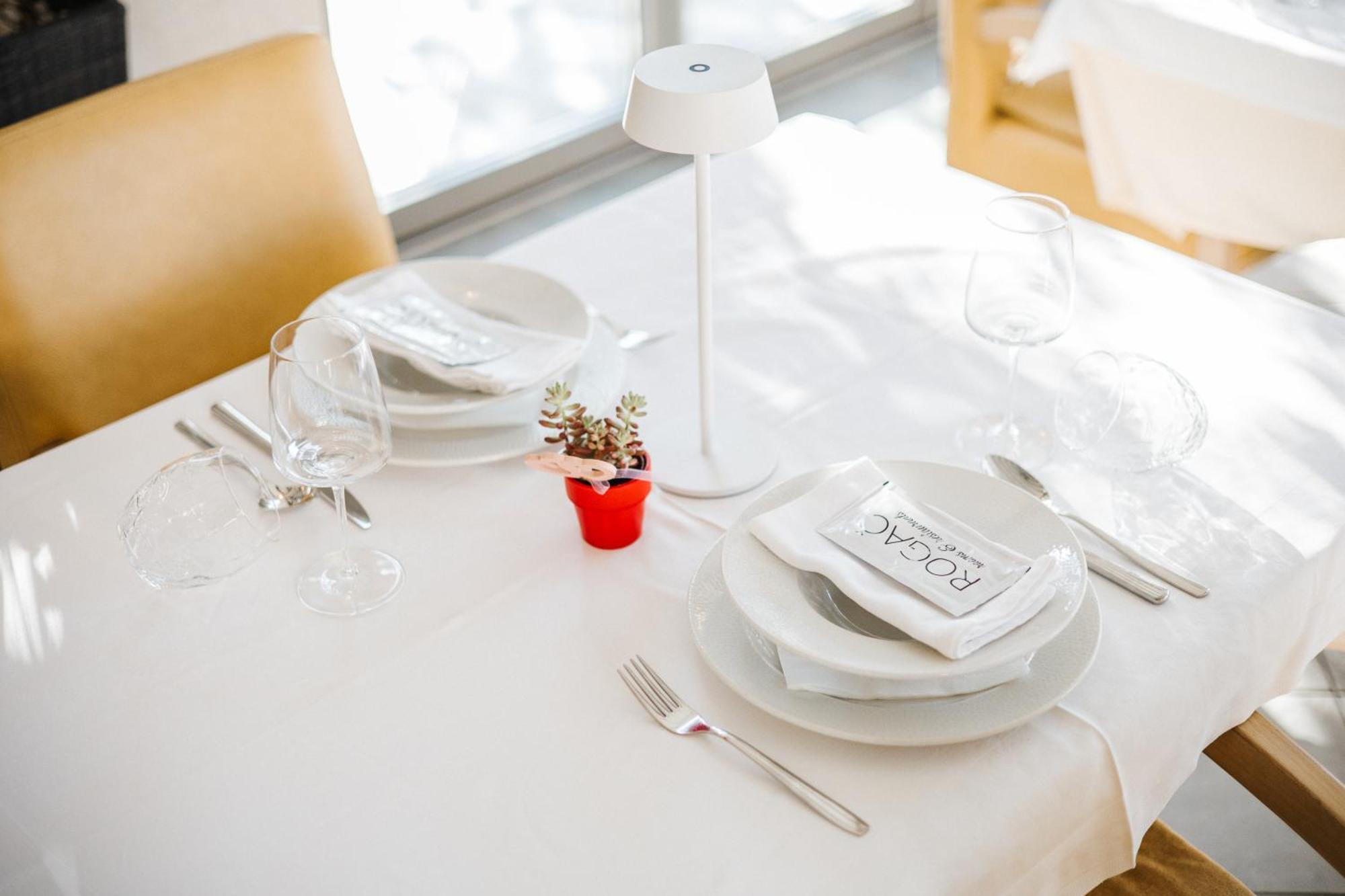 Rogac Rooms & Restaurant Omis Exterior photo